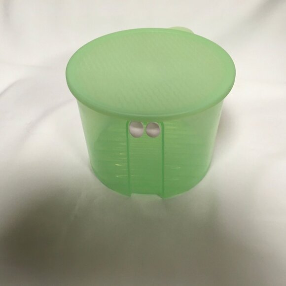 Tupperware Fridgesmart Fridge Smart Large Round Vegetables Veggies  20 Cups - Picture 1 of 1